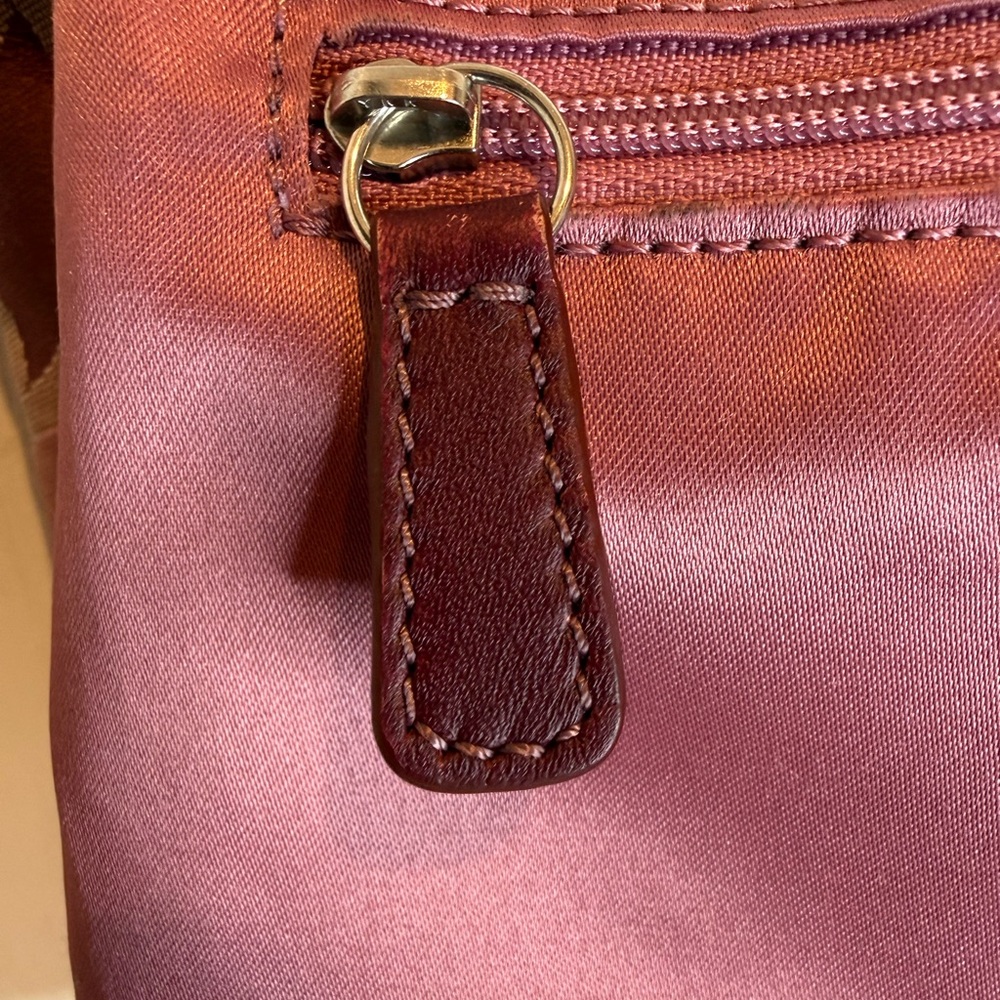 COACH PENELOPE OPTIC SIGNATURE HIPPIE CROSSBODY BAG F17479 - Picture 9 of 16